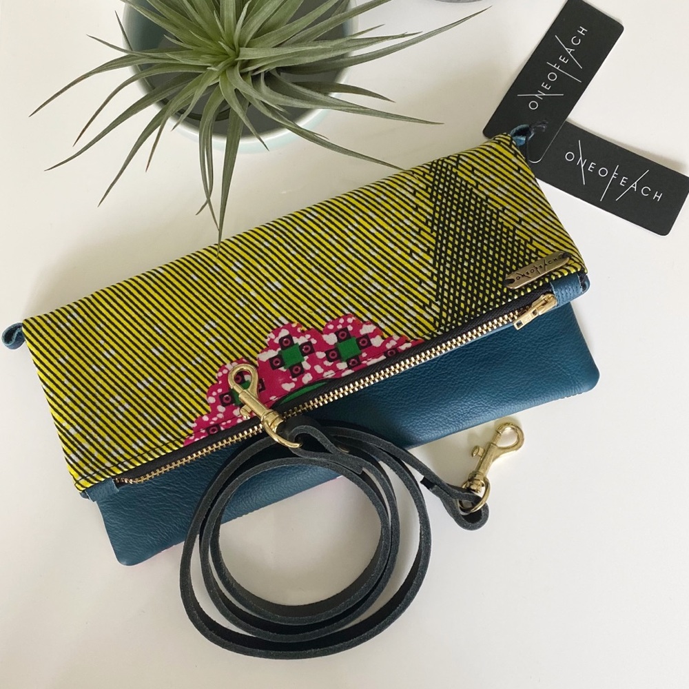 African print foldover clutch NWT